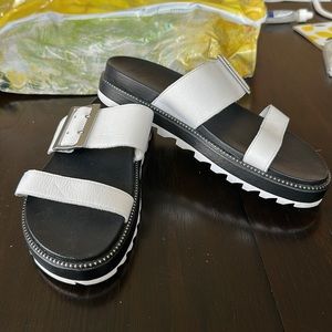 Sorel Roaming Buckle Slides - White and Black Size 7 - Worn Once!!